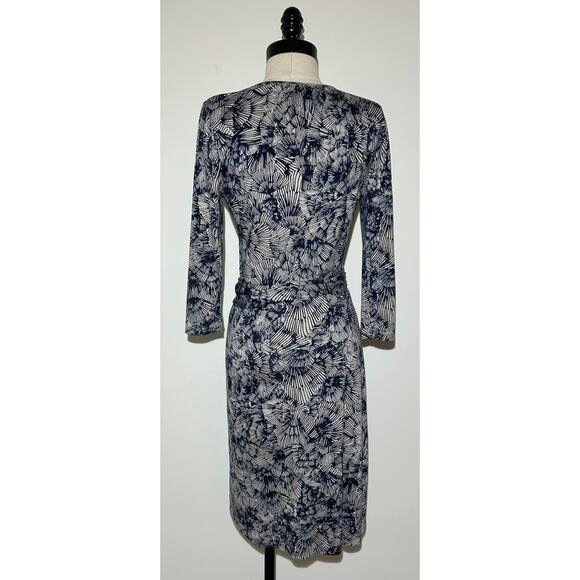 BANANA REPUBLIC Blue Print V-Neck 3/4 Sleeve Belted Rayon Blend Dress Womens S - Picture 5 of 8